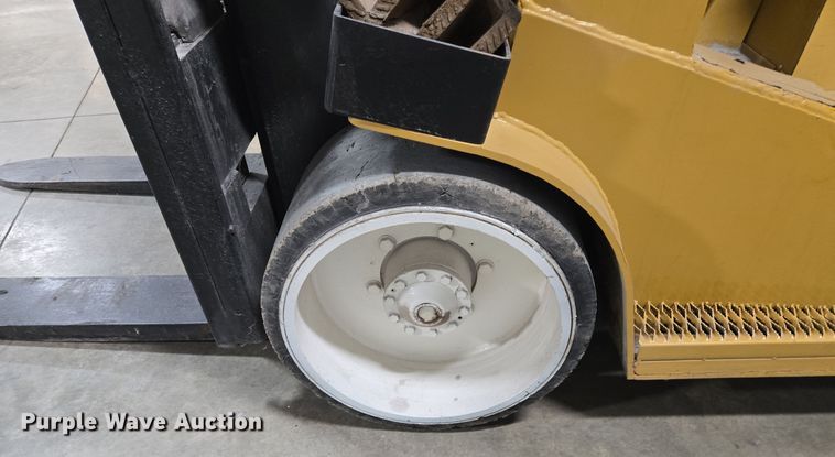 image for item EQ3775 Yale GC140SBNSBV096 forklift