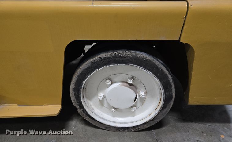 image for item EQ3775 Yale GC140SBNSBV096 forklift