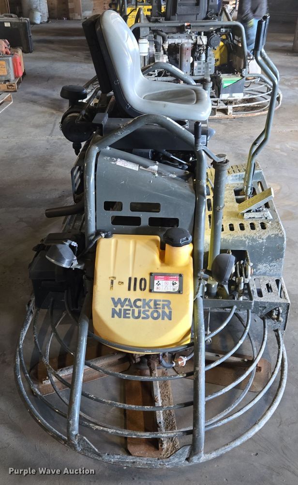 image for item EQ3803 Wacker Neuson CRT48 power trowel
