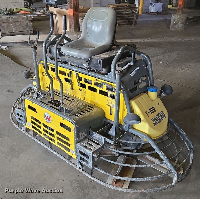 image for item EQ3804 2016 Walker Neuson CRT48-57K power trowel