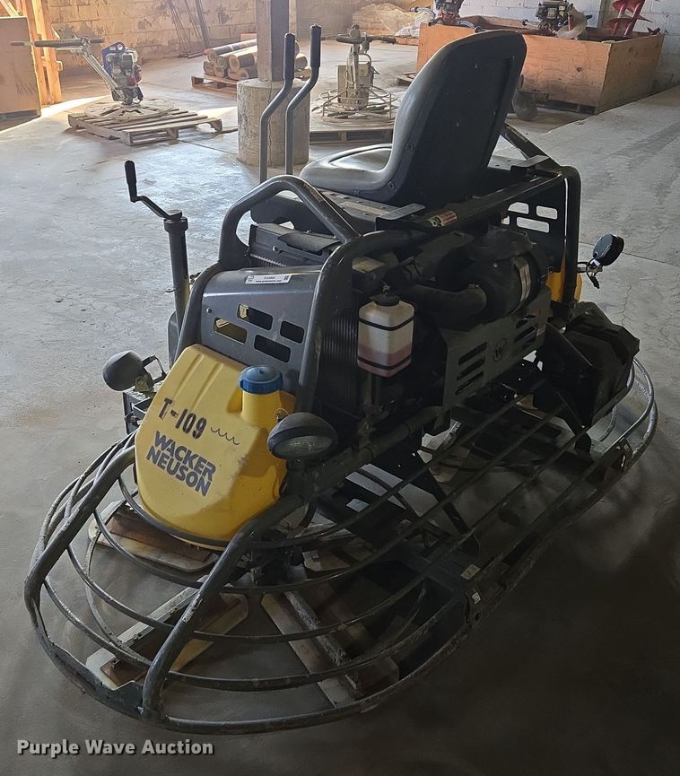 image for item EQ3804 2016 Walker Neuson CRT48-57K power trowel
