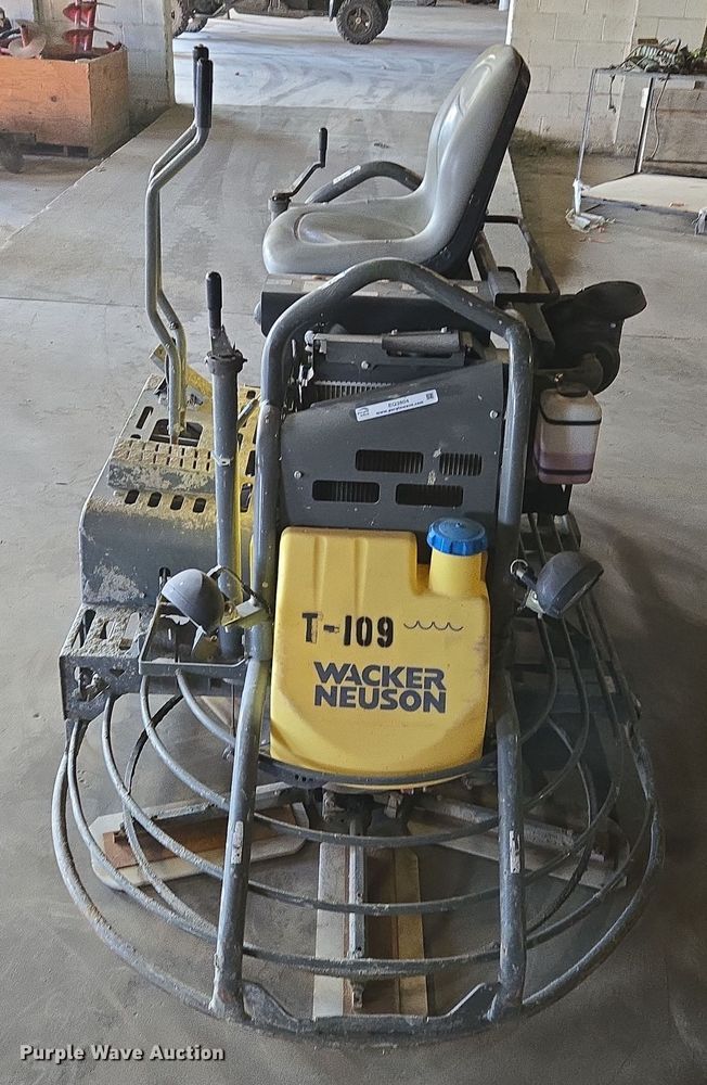 image for item EQ3804 2016 Walker Neuson CRT48-57K power trowel