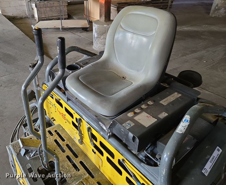 image for item EQ3804 2016 Walker Neuson CRT48-57K power trowel