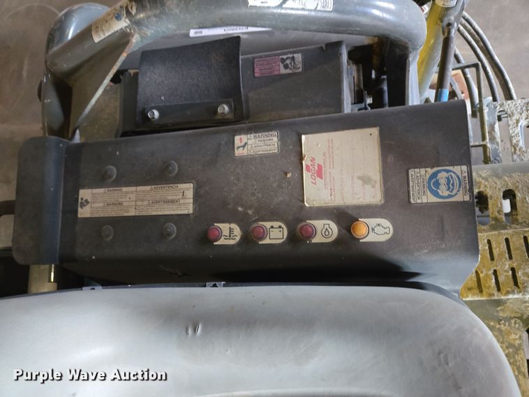 image for item EQ3804 2016 Walker Neuson CRT48-57K power trowel