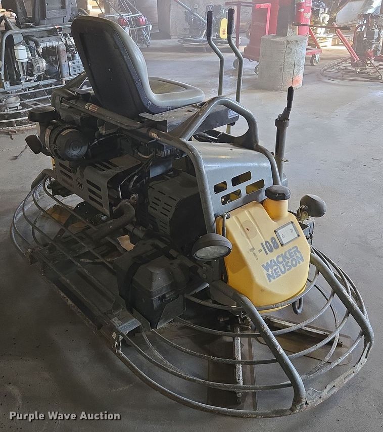 image for item EQ3805 2016 Walker Neuson CRT48-57K power trowel