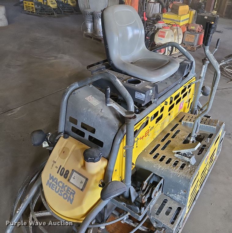 image for item EQ3805 2016 Walker Neuson CRT48-57K power trowel