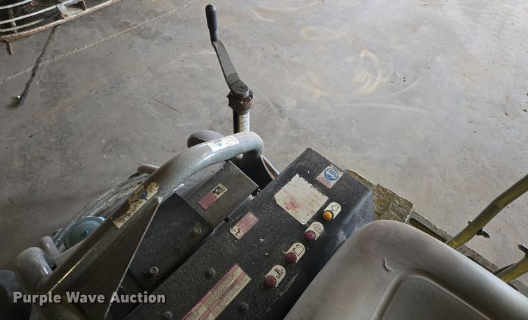 image for item EQ3805 2016 Walker Neuson CRT48-57K power trowel