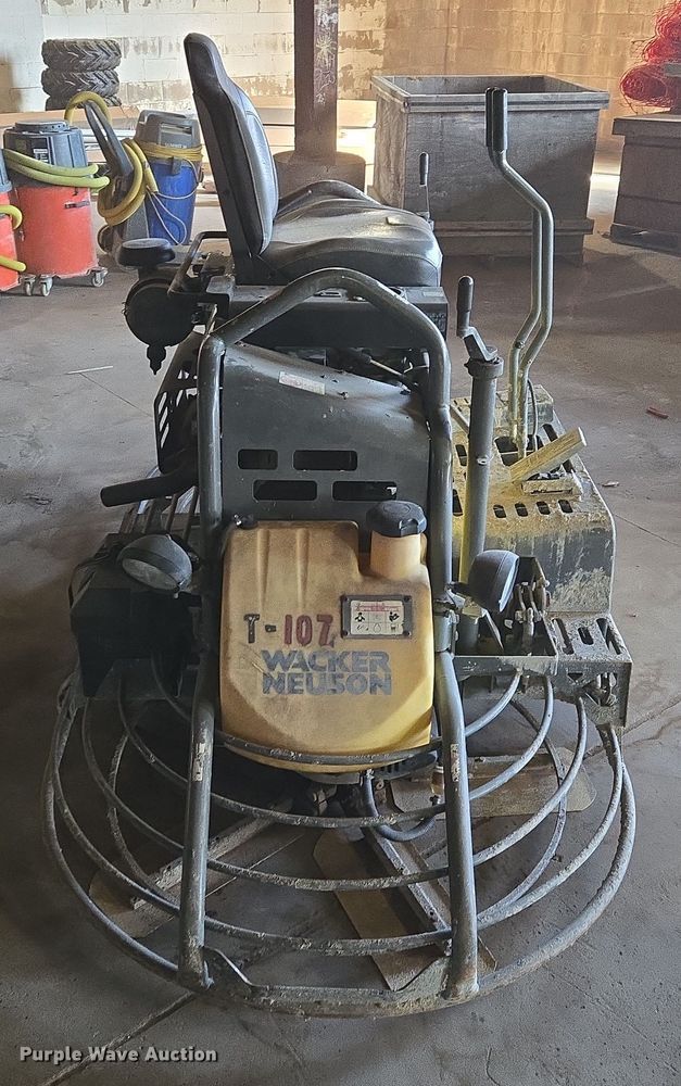 image for item EQ3806 2016 Wacker Neuson CRT48-57K power trowel