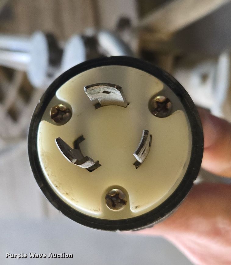 image for item EQ3824 Edco T364B-2L power trowel