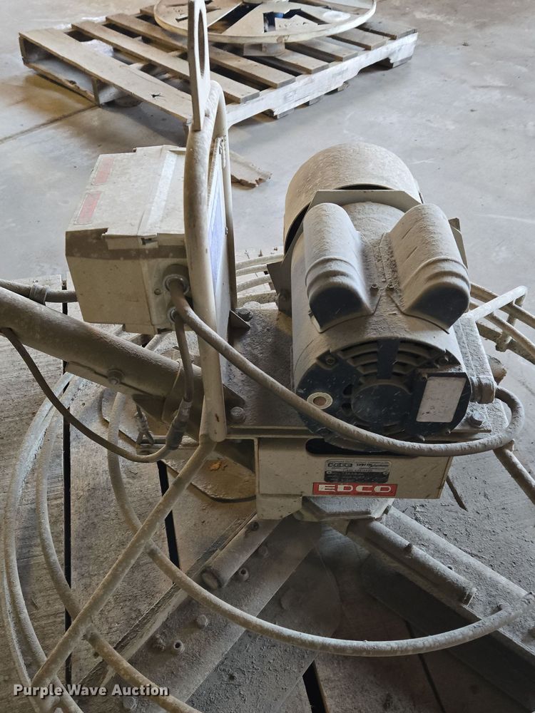 image for item EQ3824 Edco T364B-2L power trowel