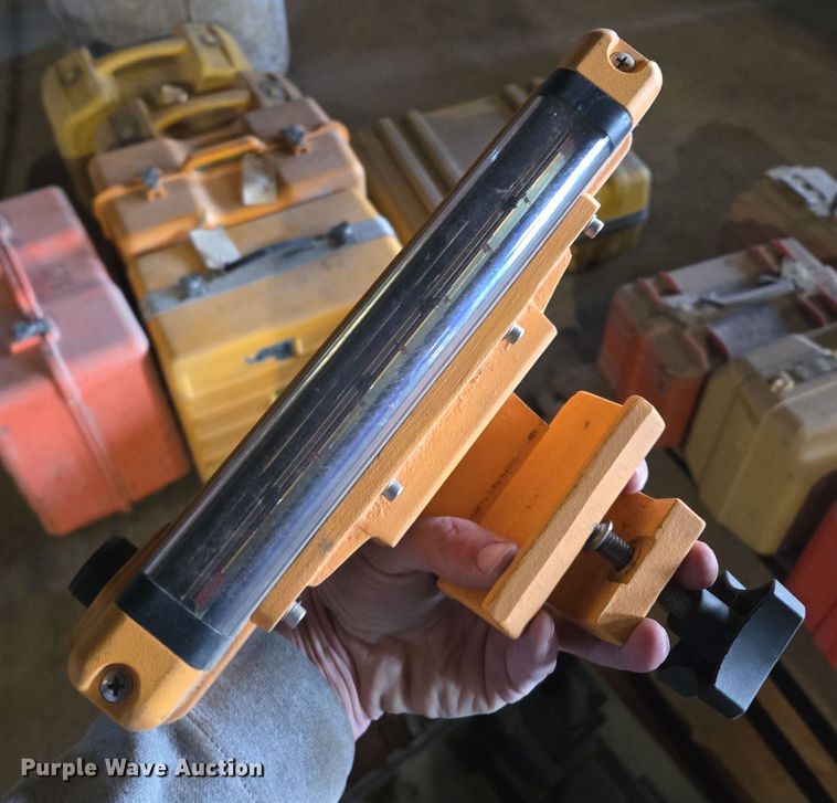 image for item EQ3826 Surveying equipment 