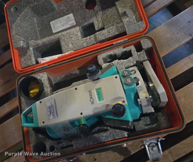 image for item EQ3826 Surveying equipment 