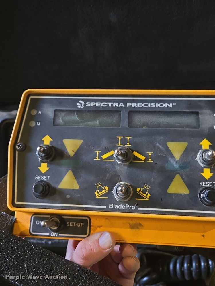 image for item EQ3826 Surveying equipment 