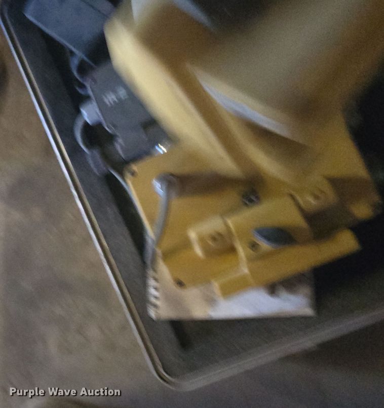 image for item EQ3826 Surveying equipment 