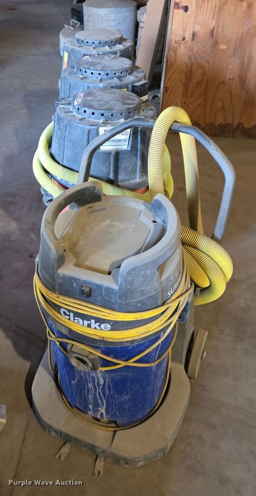 image for item EQ3831 (4) vacuums 