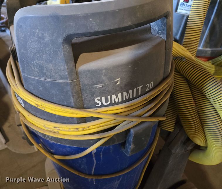 image for item EQ3831 (4) vacuums 