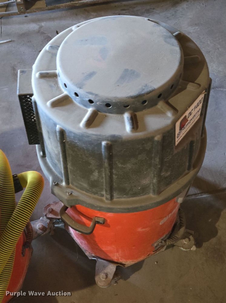 image for item EQ3831 (4) vacuums 