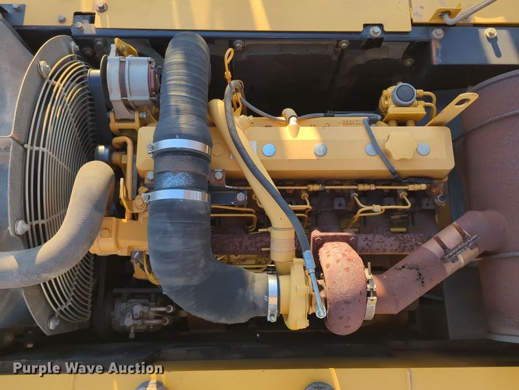 image for item ER1005 2001 John Deere 200LC excavator