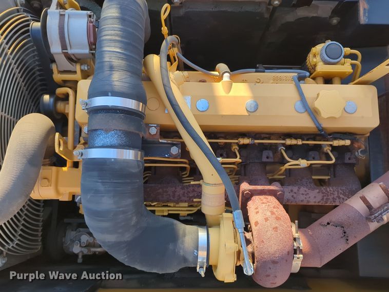 image for item ER1005 2001 John Deere 200LC excavator