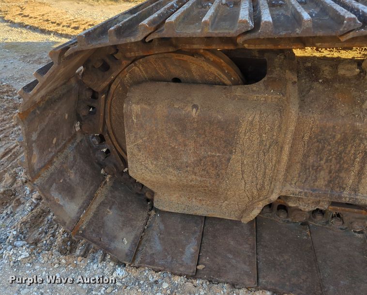 image for item ER1005 2001 John Deere 200LC excavator