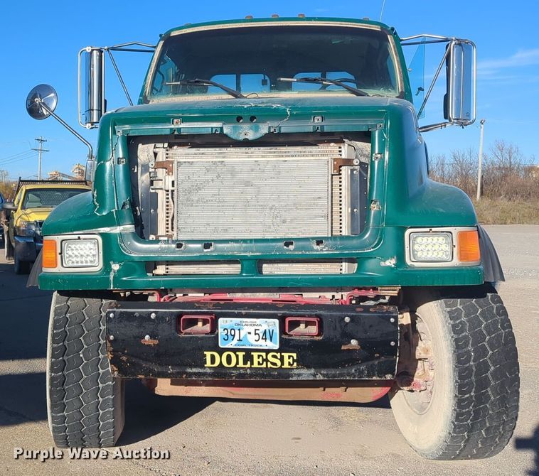 image for item ER4579 2006 Sterling L9500 flatbed truck