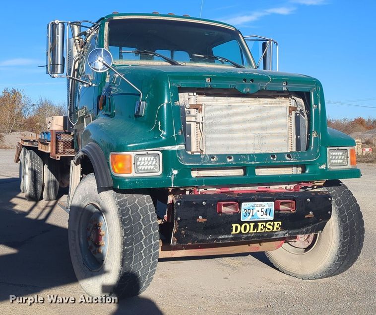 image for item ER4579 2006 Sterling L9500 flatbed truck