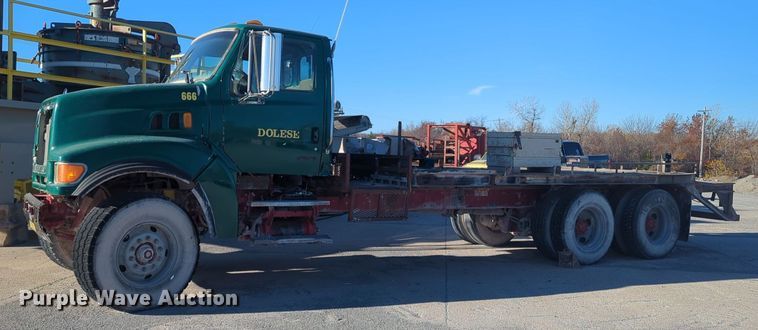 image for item ER4579 2006 Sterling L9500 flatbed truck