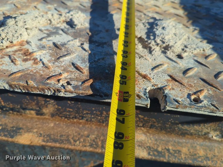 image for item ER4579 2006 Sterling L9500 flatbed truck