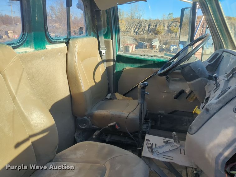 image for item ER4579 2006 Sterling L9500 flatbed truck