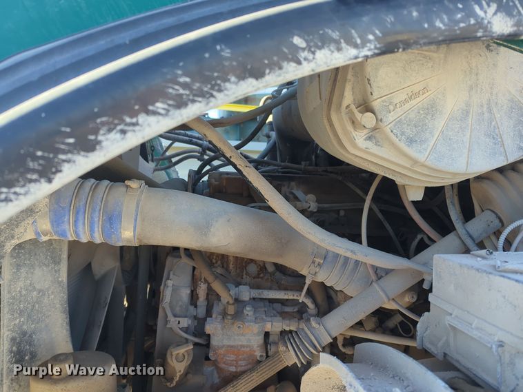 image for item ER4579 2006 Sterling L9500 flatbed truck