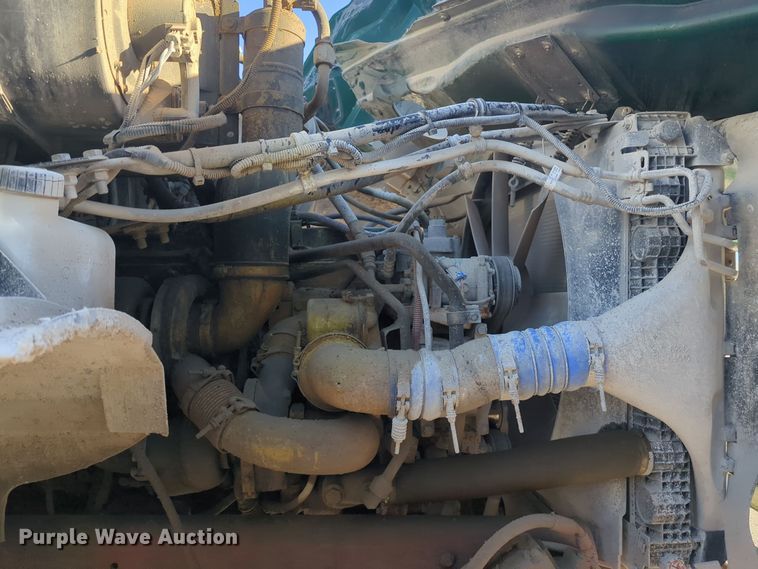 image for item ER4579 2006 Sterling L9500 flatbed truck