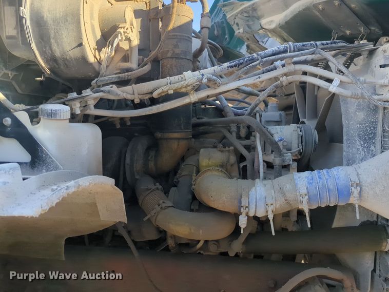 image for item ER4579 2006 Sterling L9500 flatbed truck