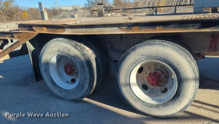 image for item ER4579 2006 Sterling L9500 flatbed truck