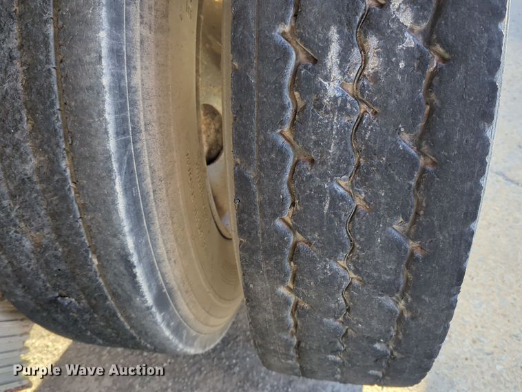 image for item ER4579 2006 Sterling L9500 flatbed truck