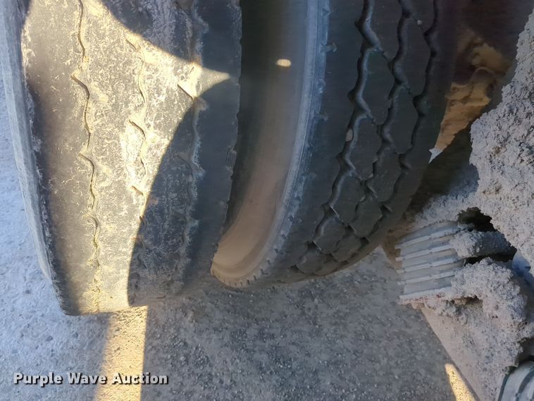 image for item ER4579 2006 Sterling L9500 flatbed truck