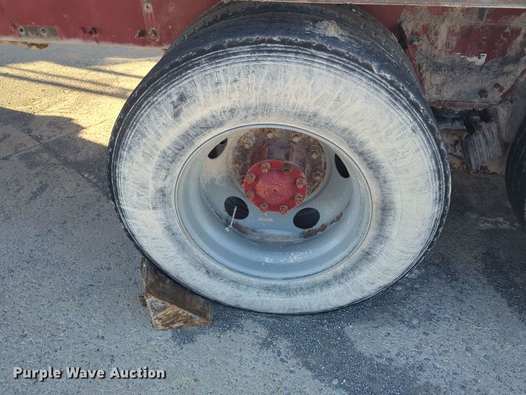 image for item ER4579 2006 Sterling L9500 flatbed truck