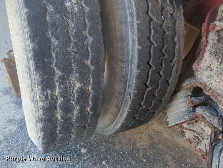 image for item ER4579 2006 Sterling L9500 flatbed truck