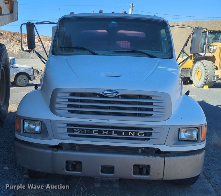 image for item ER4582 2007 Sterling Acterra flatbed truck