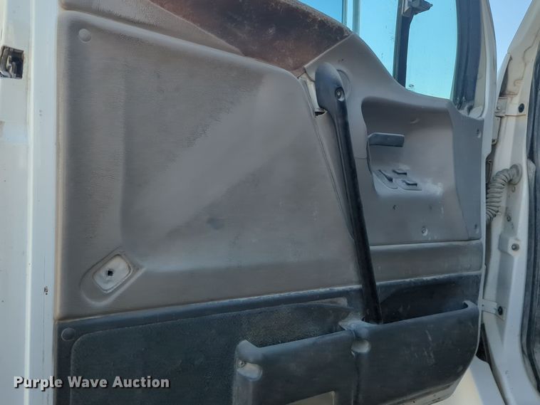 image for item ER4582 2007 Sterling Acterra flatbed truck