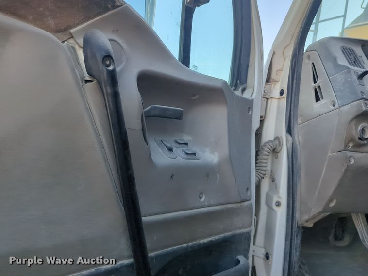 image for item ER4582 2007 Sterling Acterra flatbed truck