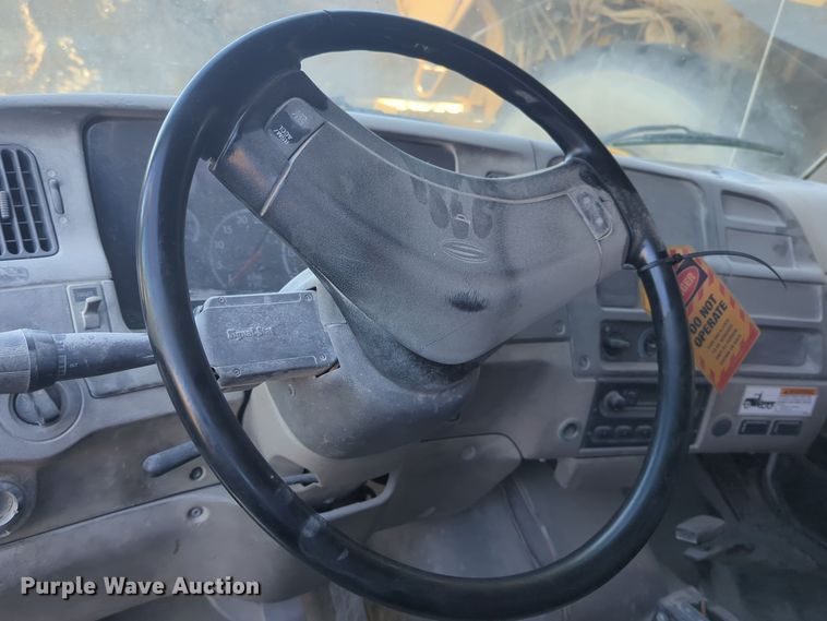 image for item ER4582 2007 Sterling Acterra flatbed truck