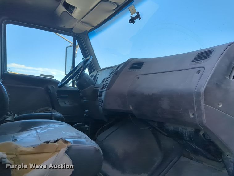 image for item ER4582 2007 Sterling Acterra flatbed truck