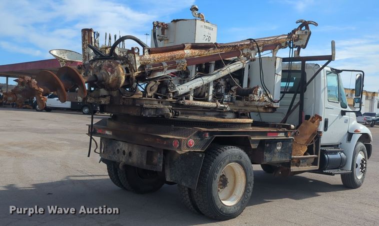 image for item ER4588 2002 International 4300 pressure digger truck