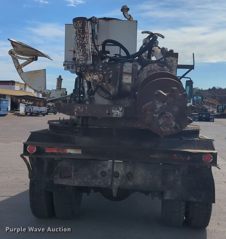 image for item ER4588 2002 International 4300 pressure digger truck