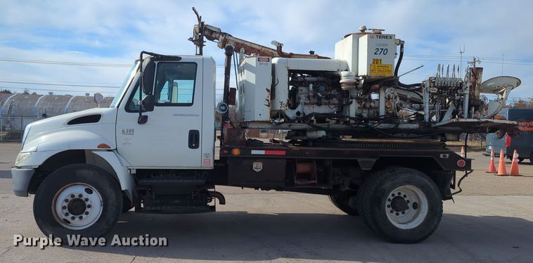 image for item ER4588 2002 International 4300 pressure digger truck