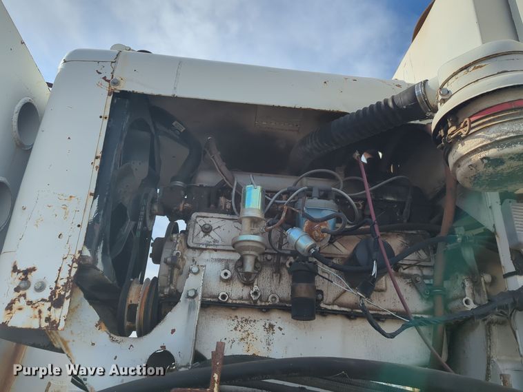 image for item ER4588 2002 International 4300 pressure digger truck