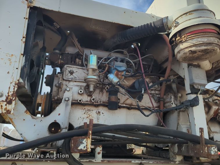 image for item ER4588 2002 International 4300 pressure digger truck