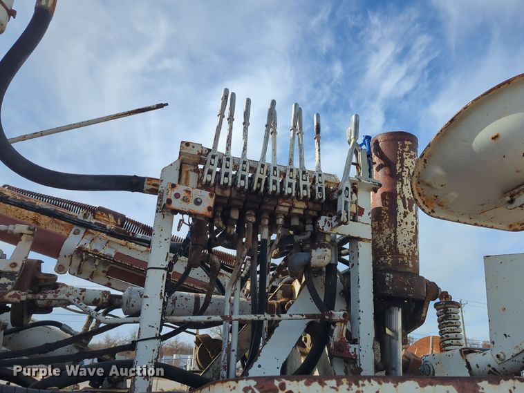 image for item ER4588 2002 International 4300 pressure digger truck