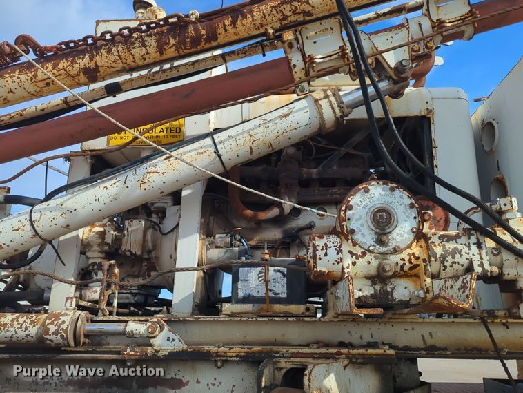 image for item ER4588 2002 International 4300 pressure digger truck