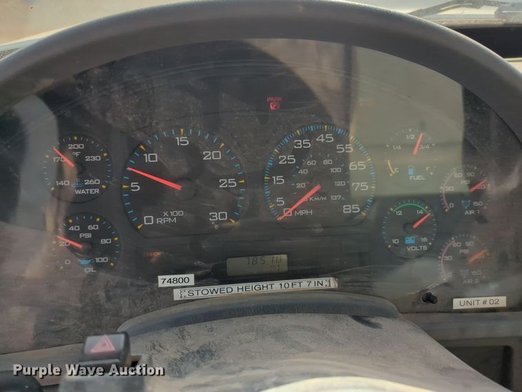 image for item ER4588 2002 International 4300 pressure digger truck